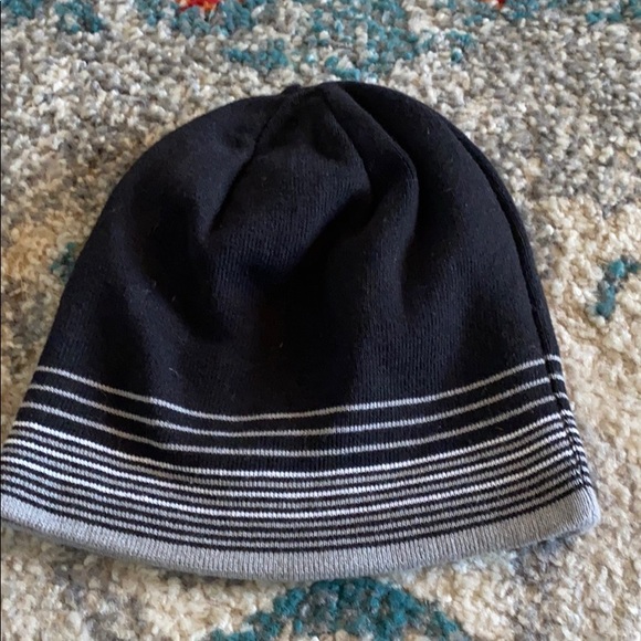 Adidas knit hat - reversible - Picture 2 of 8